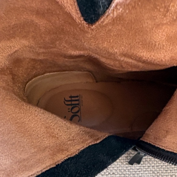 SOFFT brand Leather Zip-Back Ankle Boots - Picture 8 of 9